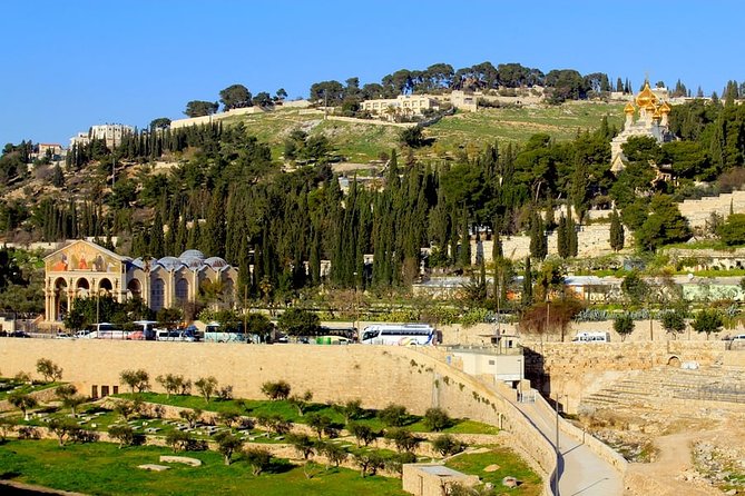 2-Day Best of Israel Tour: Old Jerusalem, Bethlehem, Masada and the Dead Sea - Guides, group size, and the pace of the day