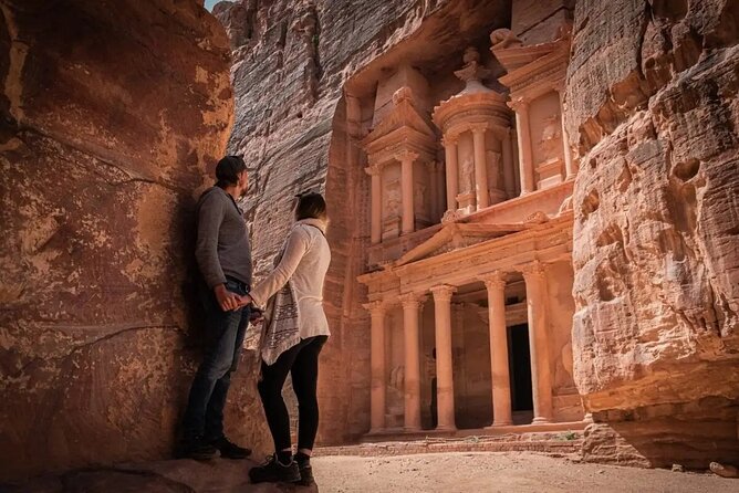 3 Days Petra and Wadi Rum Private Guided Tour - Arriving at Petra before the main walk