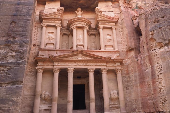 Day Tour to Petra by Bus from Tel Aviv - Key points at a glance