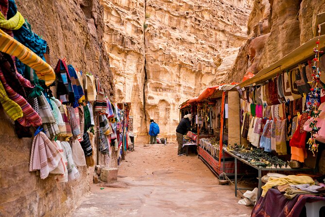 Day tour to Petra from Jerusalem - Changing vehicles on the Jordanian side