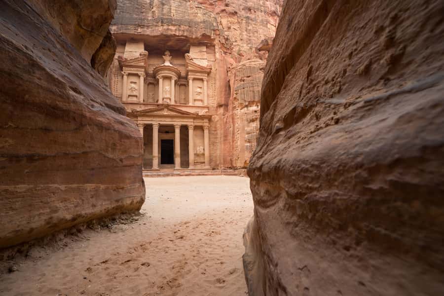 From Eilat: Petra Ancient City Tour and Buffet Lunch - From Eilat to Jordan in one long day