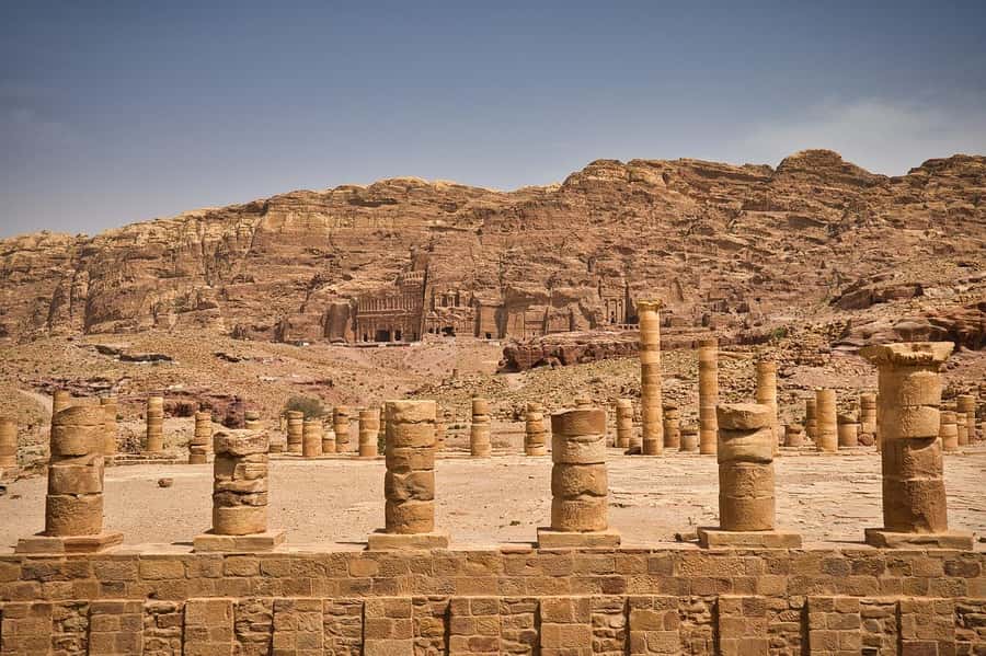 From Jerusalem: Full-Day Tour to Petra with Lunch - Entering through the Siq