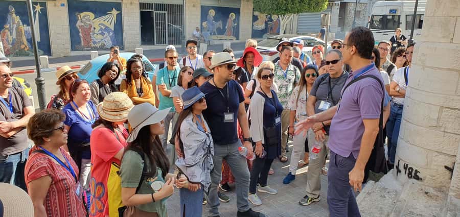 From Jerusalem/Tel Aviv: Bethlehem and Dead Sea Day Tour - Church of the Nativity and the grotto queue