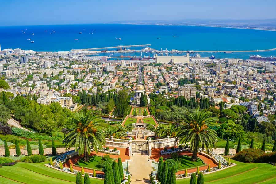 From Tel Aviv: Caesarea, Haifa and Akko Day Trip - Guides, transport, and group comfort