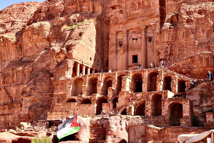 From Tel Aviv: Guided Day Trip to Petra with Lunch - Walking through the Siq to the Treasury
