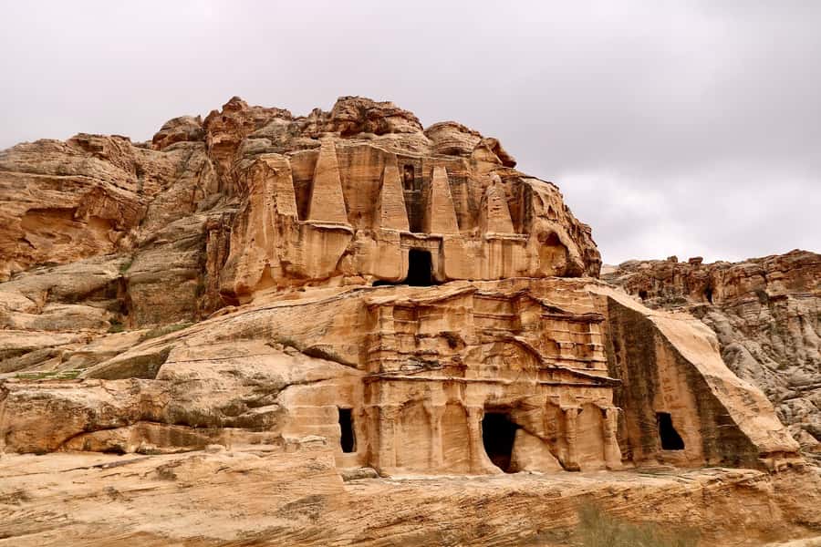 From Tel Aviv: Guided Day Trip to Petra with Lunch - Royal Tombs, Petra Theater, and the wider city