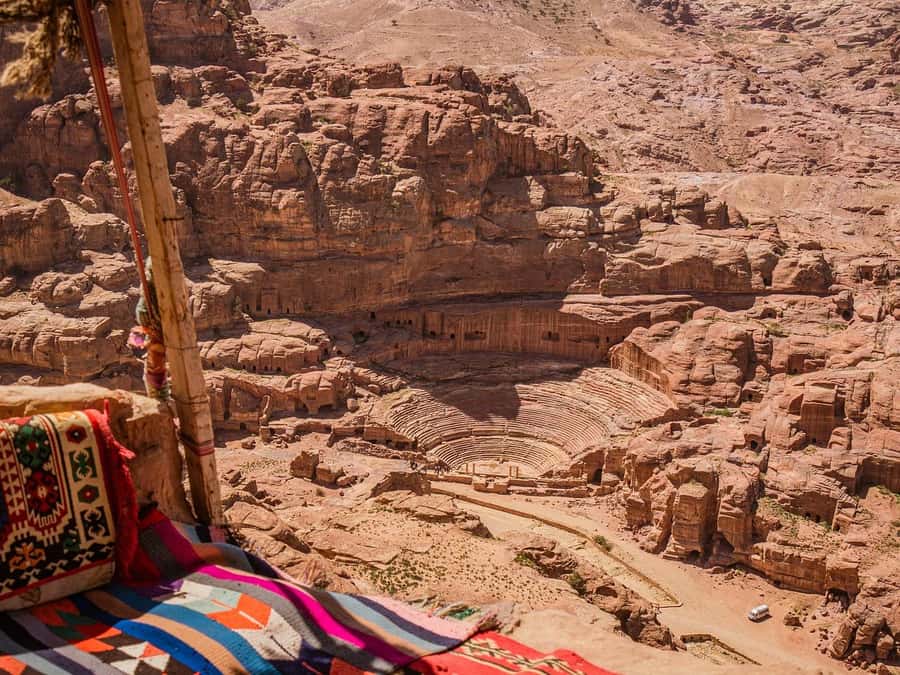 From Tel Aviv: Guided Day Trip to Petra with Lunch - Lunch in a local restaurant
