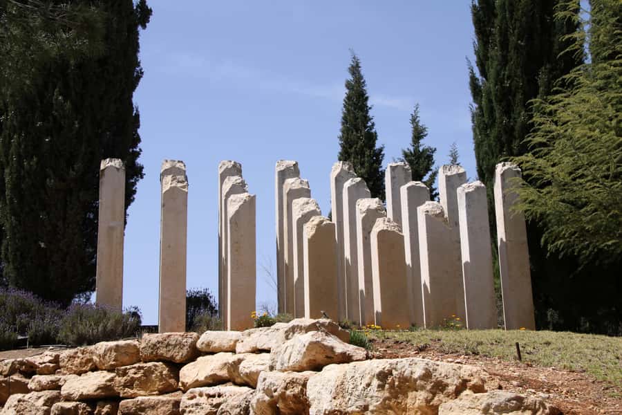From Tel Aviv: Jerusalem Old & New City Bus Tour - How much walking and waiting should you expect?