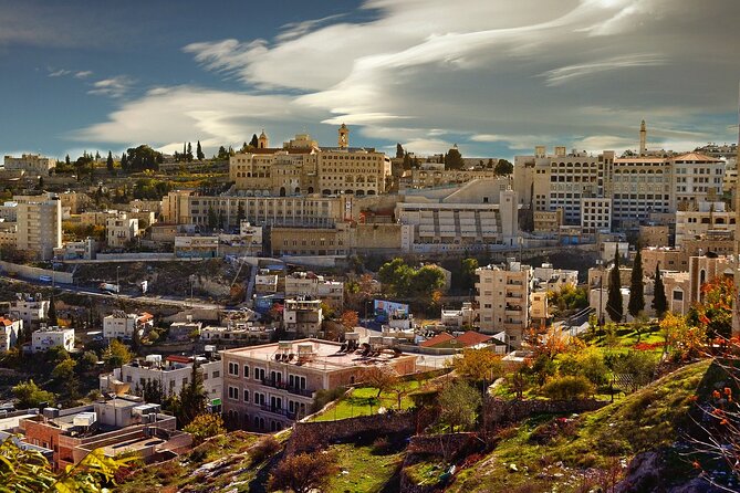Full-Day Holy City of Jerusalem and Bethlehem Private Guided Tour - The Western Wall and the meaning of a sacred boundary