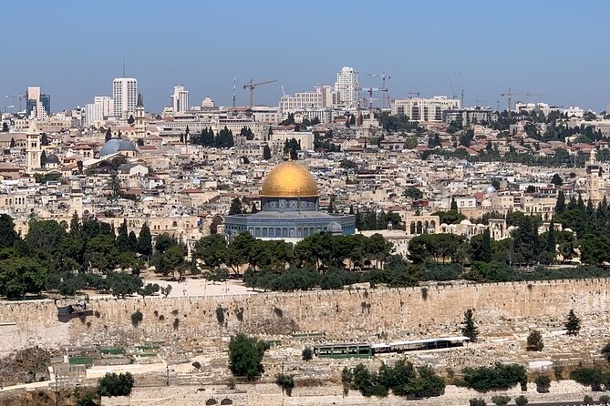 Full-Day Private and Guided Tour of the Jerusalem's Old City - Starting below the walls at the City of David