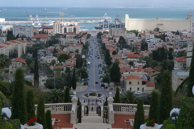 Haifa Highlights Private Tour - Seeing a different side of downtown Haifa