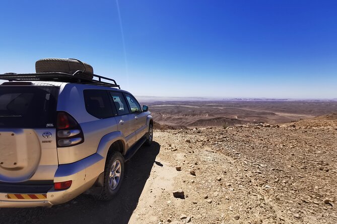 In Depth Introduction of the Ramon Crater - The Limits of a Private Jeep Tour