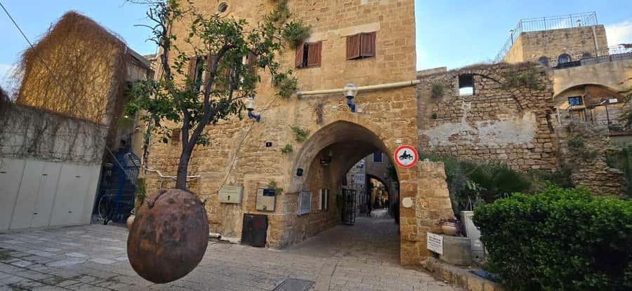 Jaffa's Timeless Tales: Legends & Labyrinths Private Tour - The flea market finish at Shuk HaPishpeshim