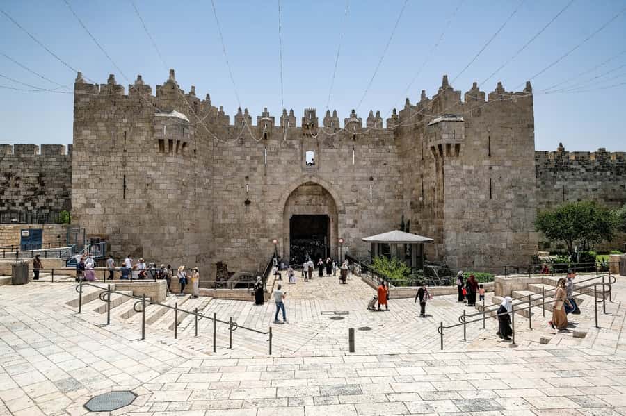 Jerusalem: 3–Hour Old City Tour in French - Ending at the Church of the Holy Sepulchre