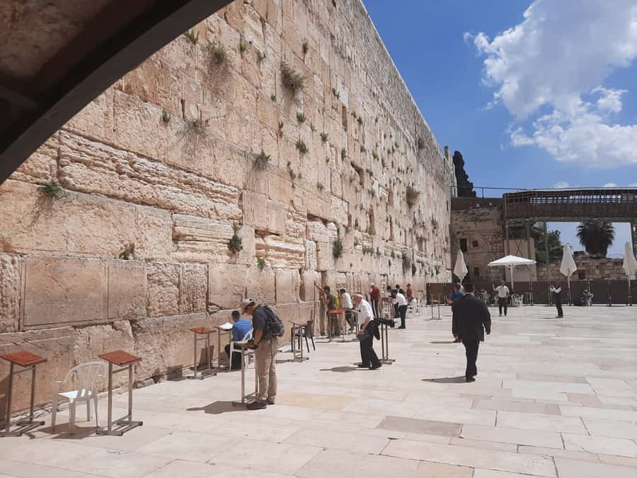 Jerusalem: 3–Hour Old City Tour in French - What the guide and language choice add