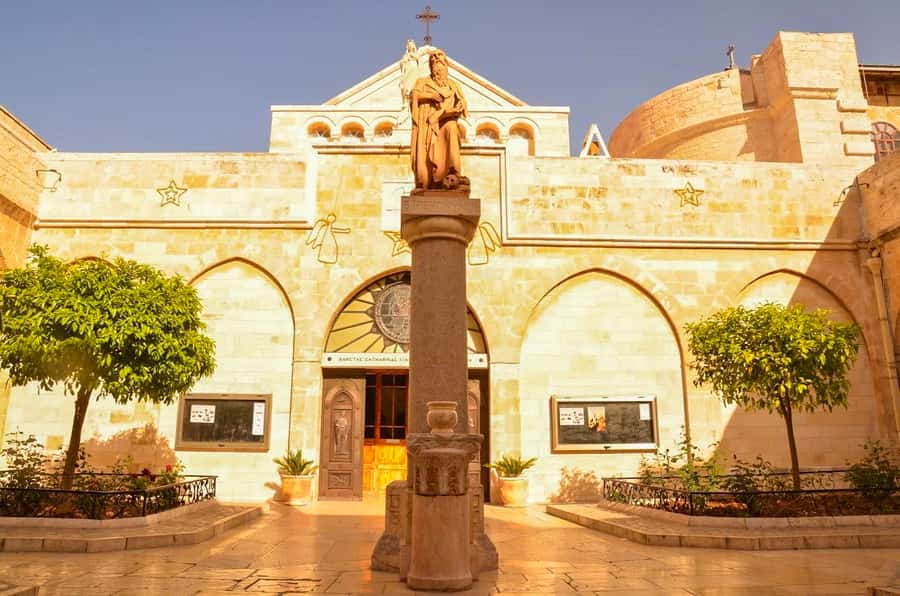 Jerusalem: Bethlehem, Jericho, and Jordan River Day Tour - Guides, group rhythm, and the political setting