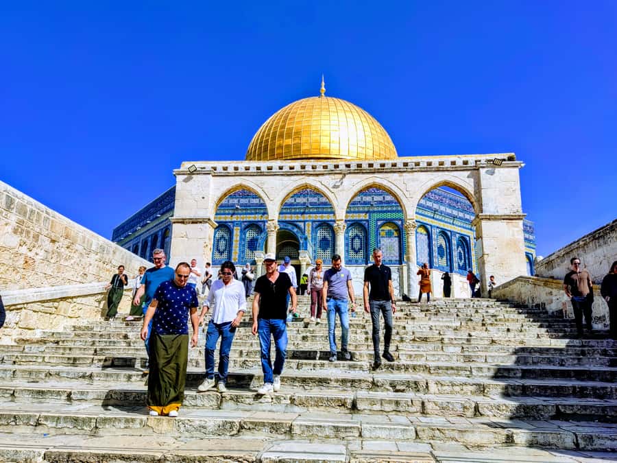 Jerusalem Boutique Tour from Tel Aviv - Reaching the Old City through the Dung Gate