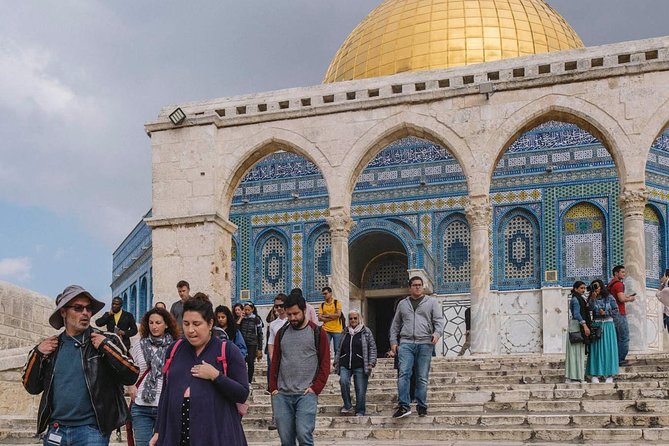 Jerusalem: Dual Narrative Tour - The Jewish Quarter and Roman Cardo reveal history beneath the street