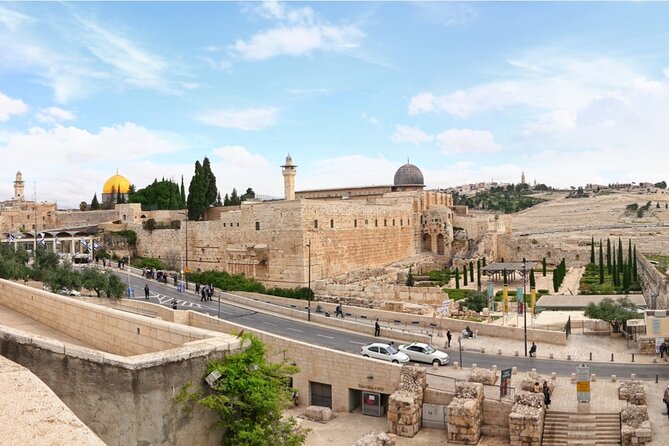 Jerusalem Full-Day Tour from Tel Aviv INCLUDING ENTRANCE FEES - A fast walk through a compact, complicated city