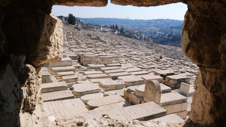 Jerusalem: Mount of Olives Guided Tour - The Mosque of Ascension and shared sacred ground