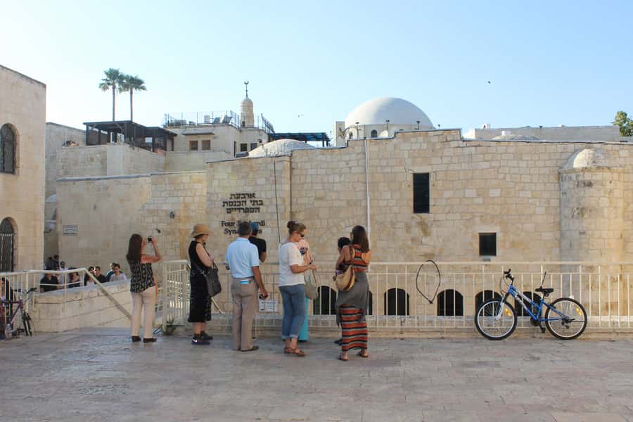 Jerusalem: Old City Shabbat Experience and Walking Tour - Through the Jewish Quarter before closing time