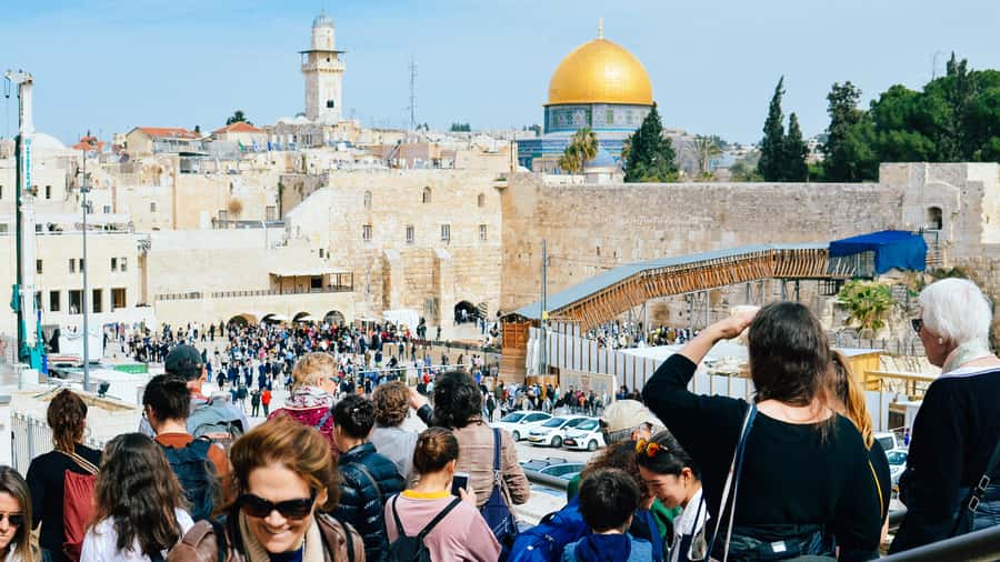 Jerusalem: Old City Shabbat Experience and Walking Tour - Hurva Synagogue’s rebuilt story