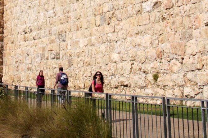 Jerusalem Walking Tour - The Church of the Holy Sepulchre
