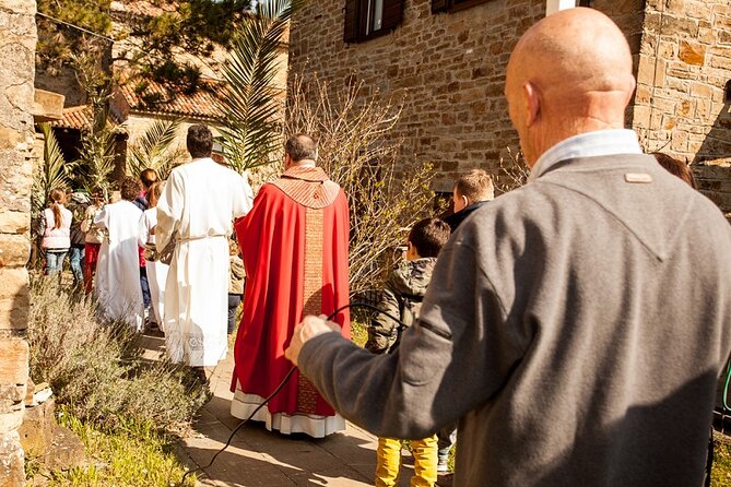 Palm Sunday in Jerusalem: Mass at Bethpage and Via Dolorosa Procession with Transport from Tel Aviv - From Tel Aviv to Bethpage by air-conditioned coach