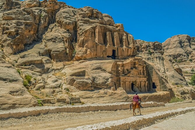 Petra 1-Day Tour from Jerusalem with FREE Authentic Lunch - Lunch in a local restaurant
