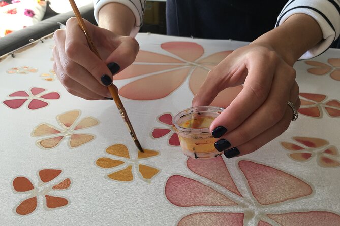 Private Silk Painting Workshop in Jerusalem - Create a scarf - - Meeting artist Avigael at Yiftakh Street