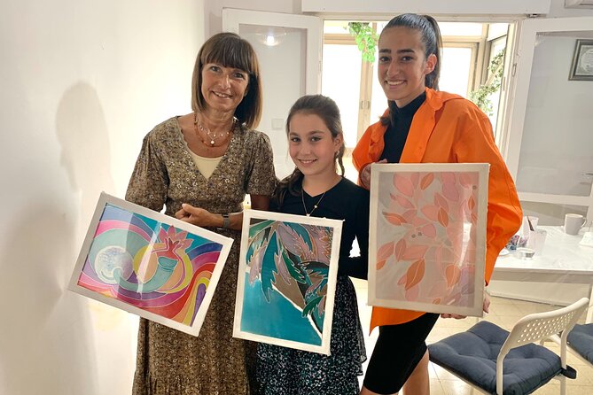 Private Silk Wall Hanging Painting Workshop in Jerusalem - Filling the 30x40cm wall hanging