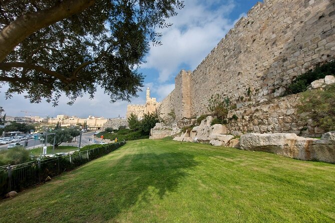 Private Tour from Tel Aviv to Jerusalem - Who will get the most from this day