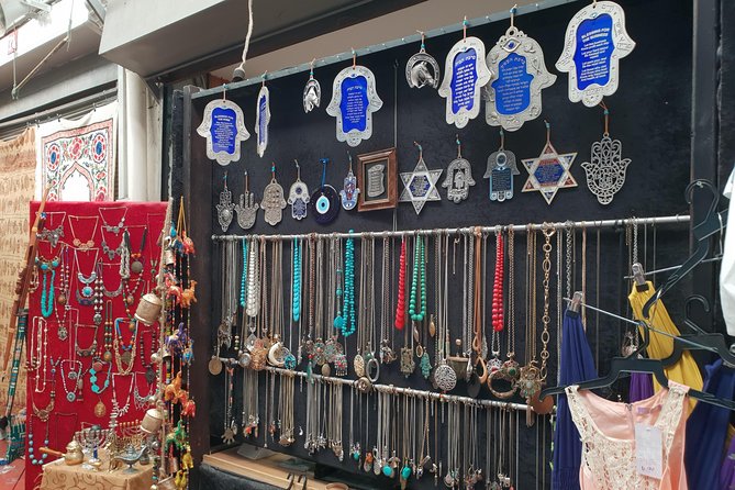 Privet walking tour in Tel Aviv-Yafo - The artists’ market on Tuesdays and Fridays