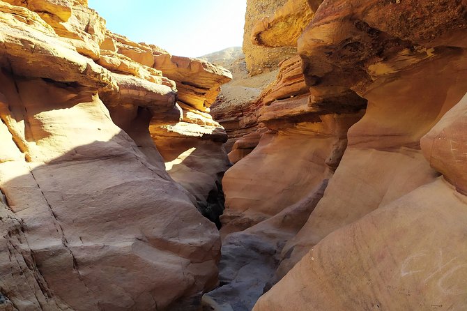 Red canyon jeep tour in Eilat - Alex shapes the tone of the outing