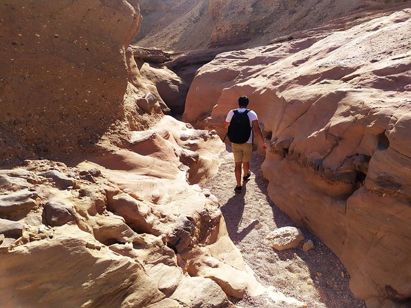 Red canyon jeep tour in Eilat - Mount Yoash puts four countries in view