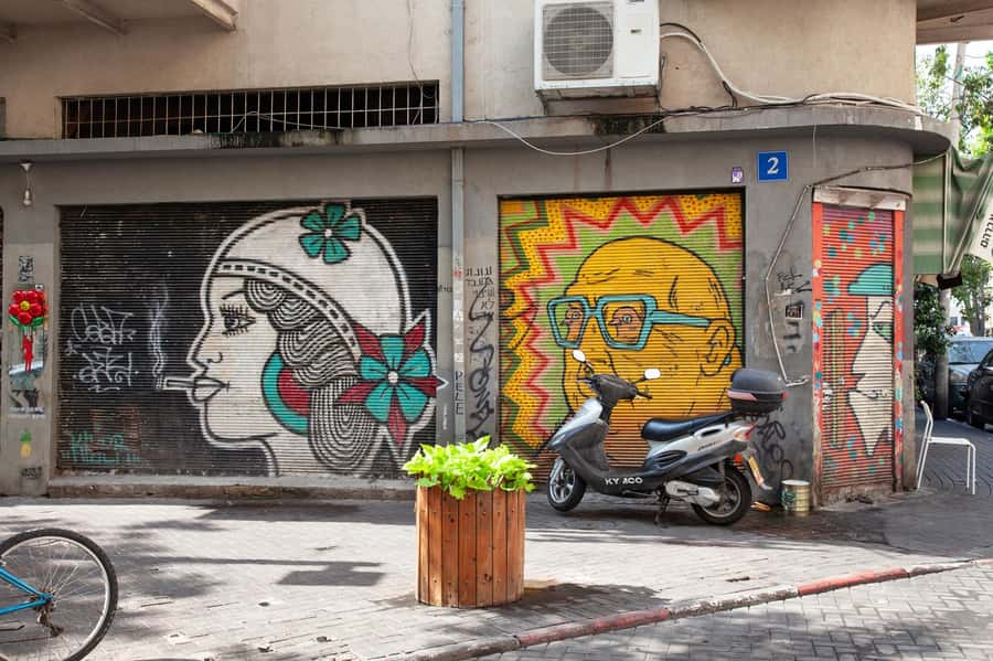 Tel Aviv: Carmel Market & Tel Aviv Tour with Tastings - Murals and Street Life in Nahalat Binyamin