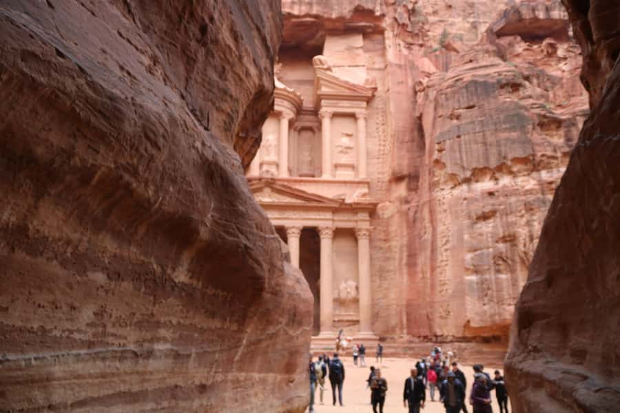 Tel Aviv: Petra & Wadi Rum 2-Day Glamping Trip with Flights - The guide and transport experience