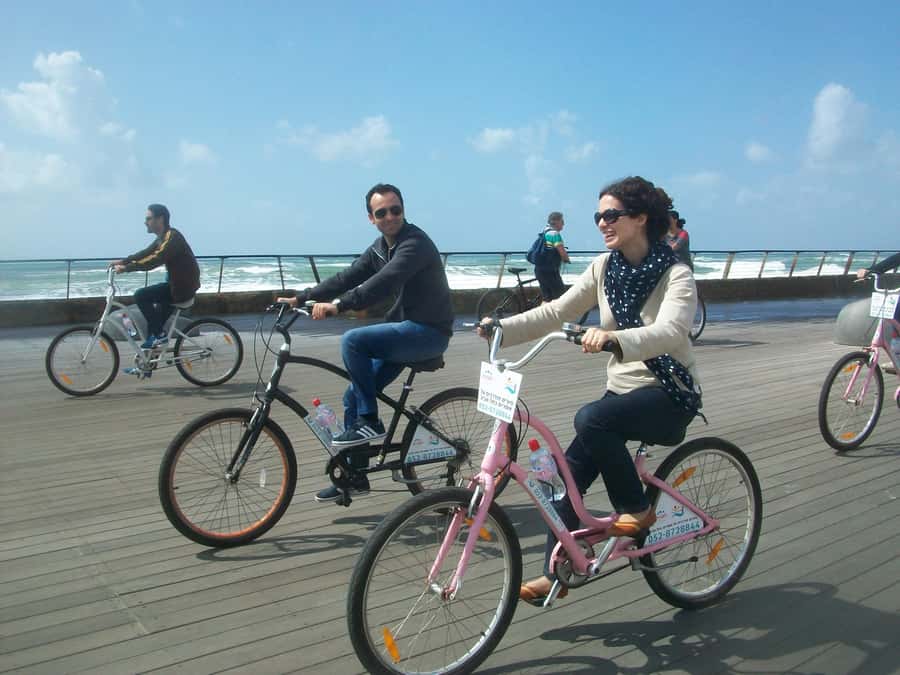Tel Aviv: Private Bike Tour - Tachana Compound and the old Tel Aviv Train Station
