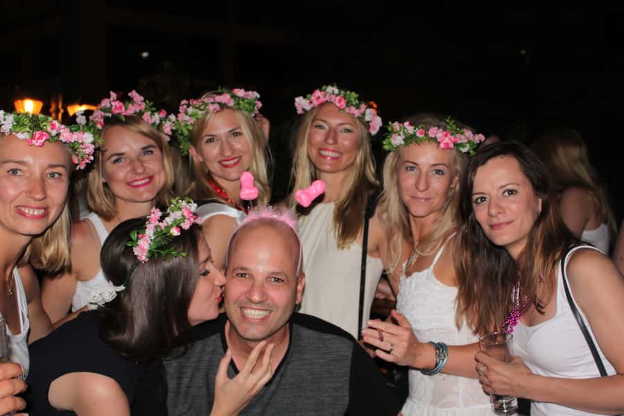 Tel Aviv: Pub Crawl with 4 Stops and Free Shots - Why four stops make sense in Tel Aviv