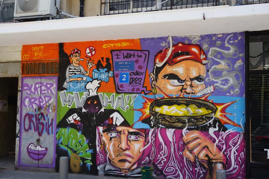 Tel Aviv: Street Art and Graffiti Tour - HaMesila Park: Art beside a public corridor