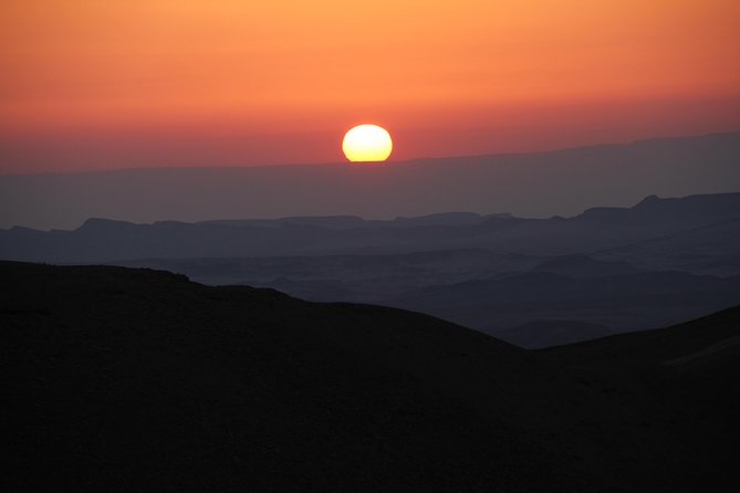 Two hour guided jeep tour in to and around the Ramon crater - A Flexible Stop Under an Acacia Tree or at a Stone Age Site